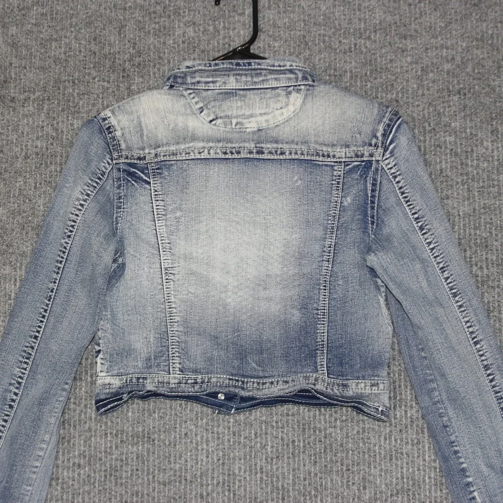 Wall Flower Girls Denim Jacket Blue Wash Distressed Cropped‎ Size M